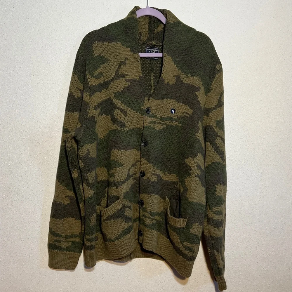 Abercrombie & Fitch Men's Shawl Cardigan in Olive Camo Size XXL - Picture 4 of 14
